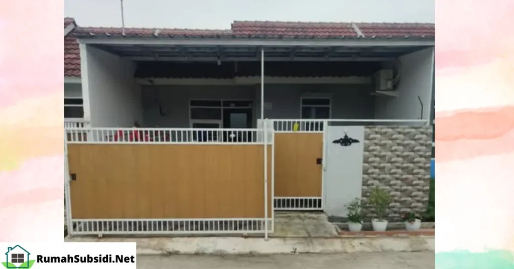 Rumah Minimalis Sederhana dengan Pagar Kombinasi